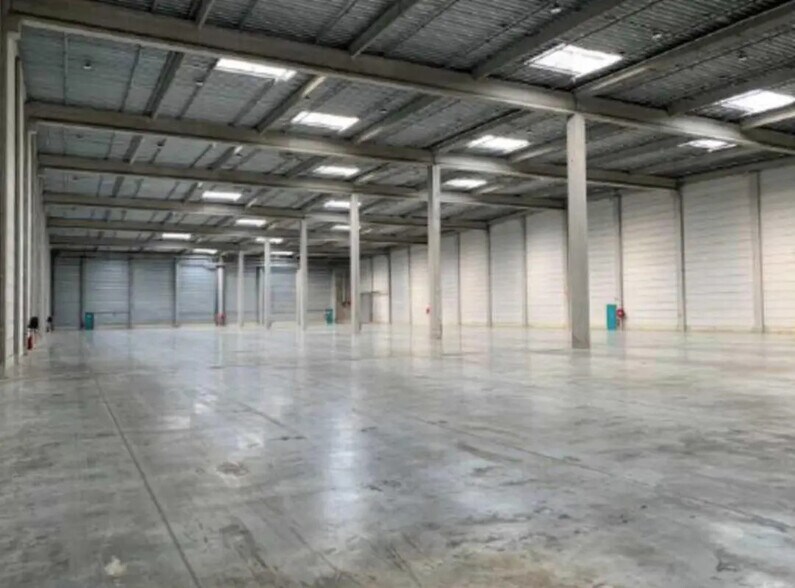 Industrial in Longueil-Sainte-Marie for lease - Building Photo - Image 2 of 7