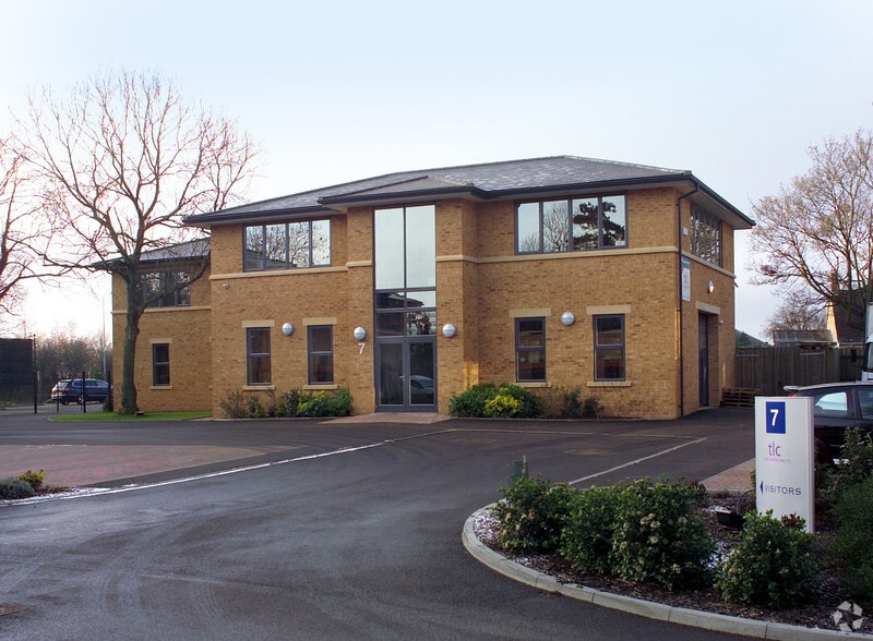 Manor Park, Banbury for sale - Primary Photo - Image 1 of 1