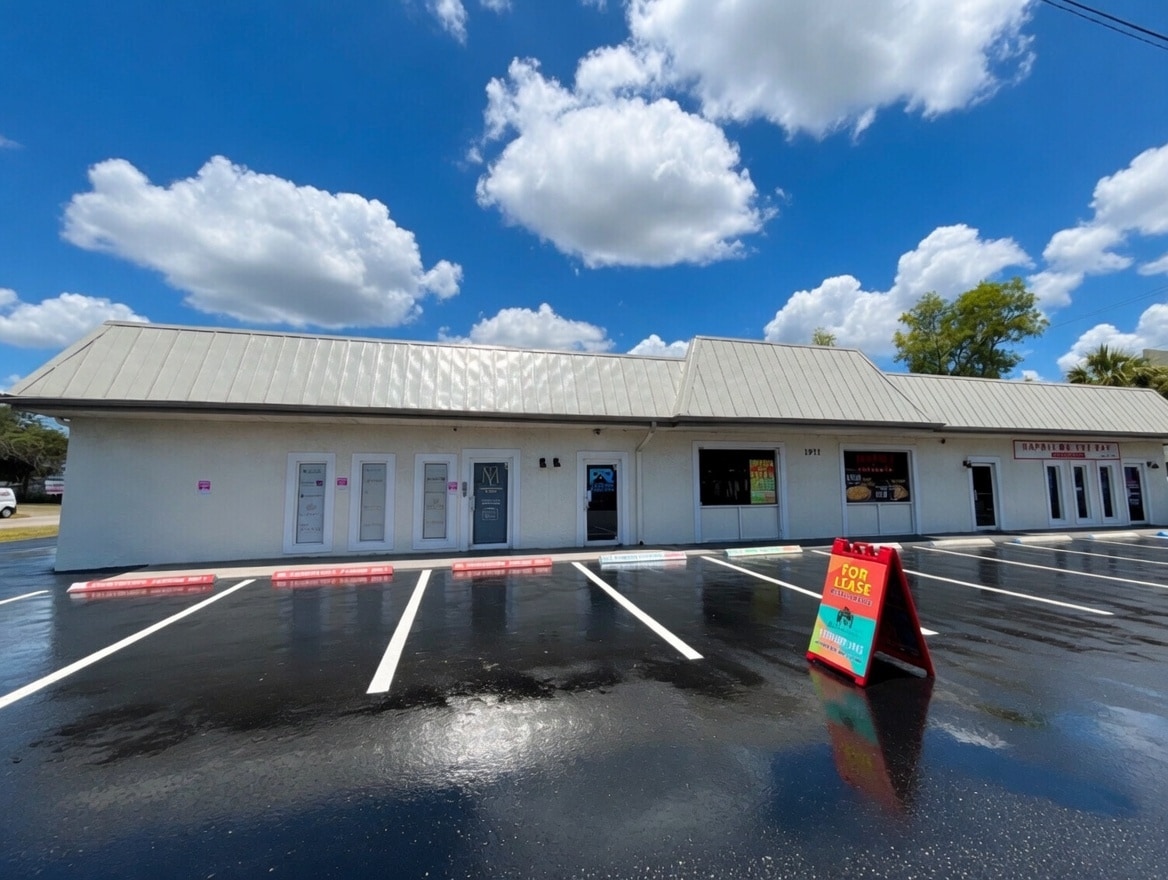 5701 Houchin St, Naples, FL for lease Interior Photo- Image 1 of 6