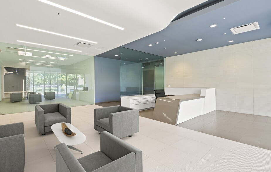 88 W Plumeria Dr, San Jose, CA for lease - Lobby - Image 2 of 7