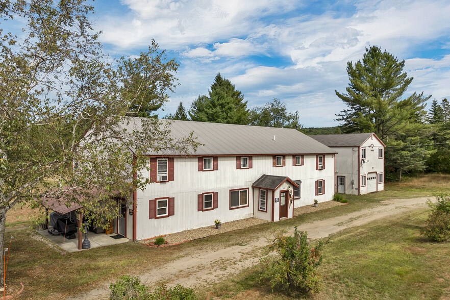 820 Colebrook Rd, Errol, NH for sale - Primary Photo - Image 1 of 50