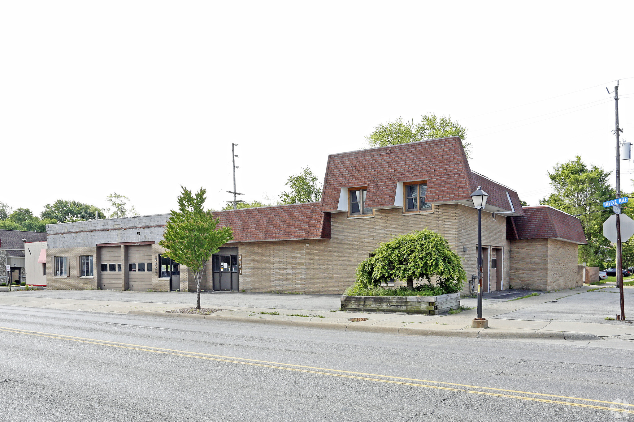 3387-3391 W 12 Mile Rd, Berkley, MI for sale Building Photo- Image 1 of 1