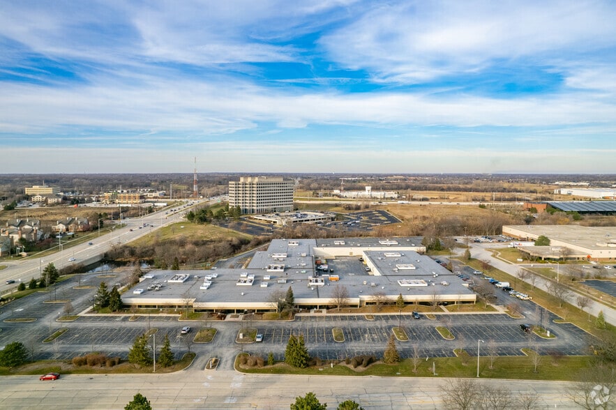 50 E Commerce Dr, Schaumburg, IL for lease - Aerial - Image 2 of 7