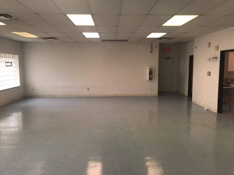 18440 John R St, Detroit, MI for sale - Interior Photo - Image 2 of 19