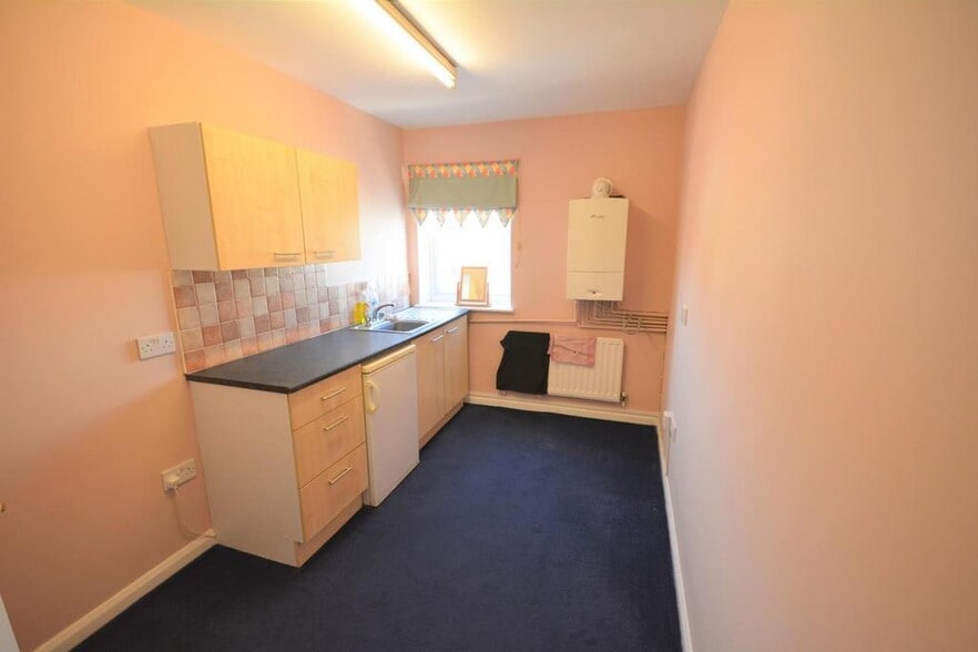 1A Tenters St, Bishop Auckland for sale - Interior Photo - Image 3 of 10