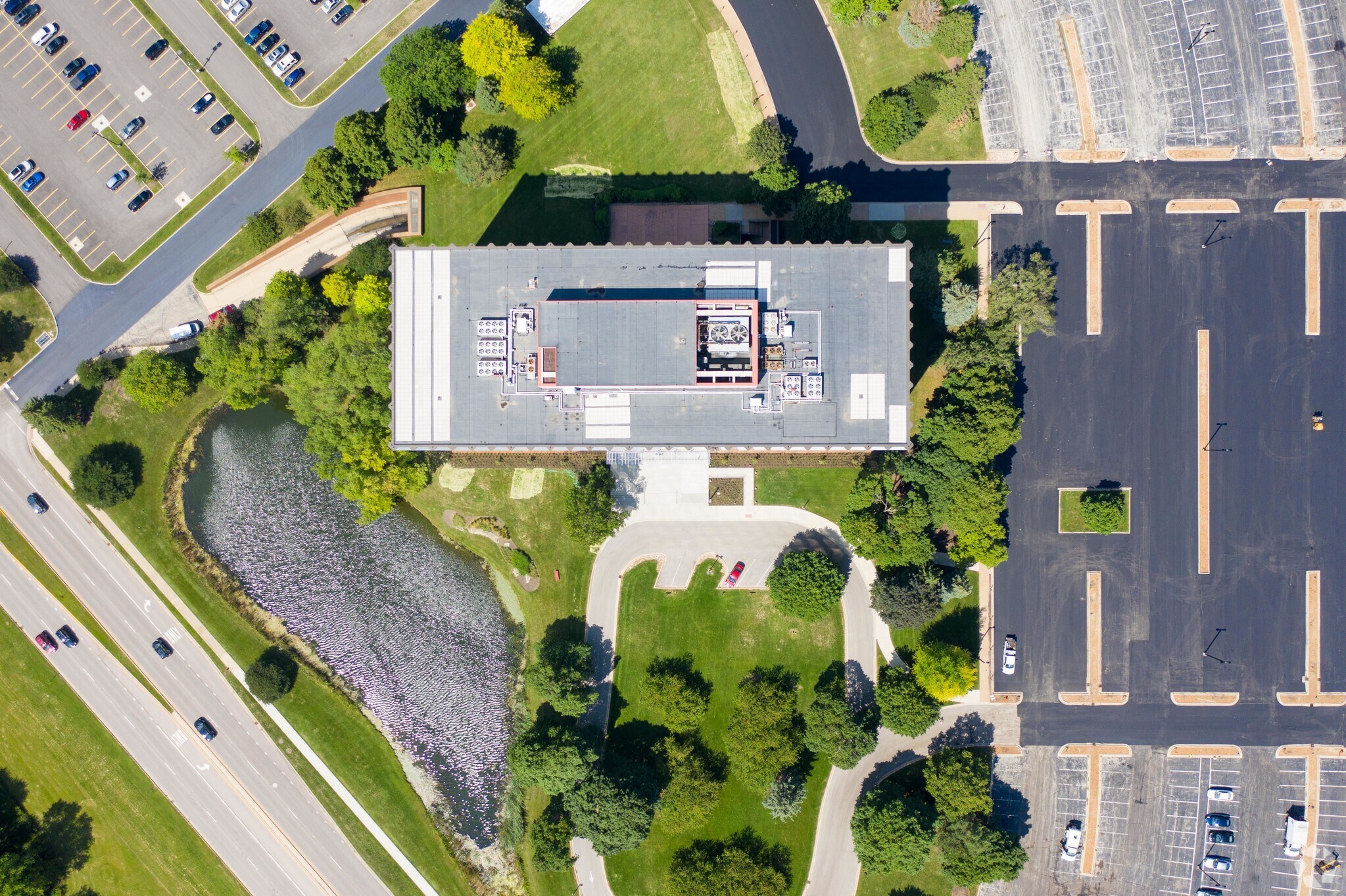 2550 W Golf Rd, Rolling Meadows, IL 60008 Golf Tower