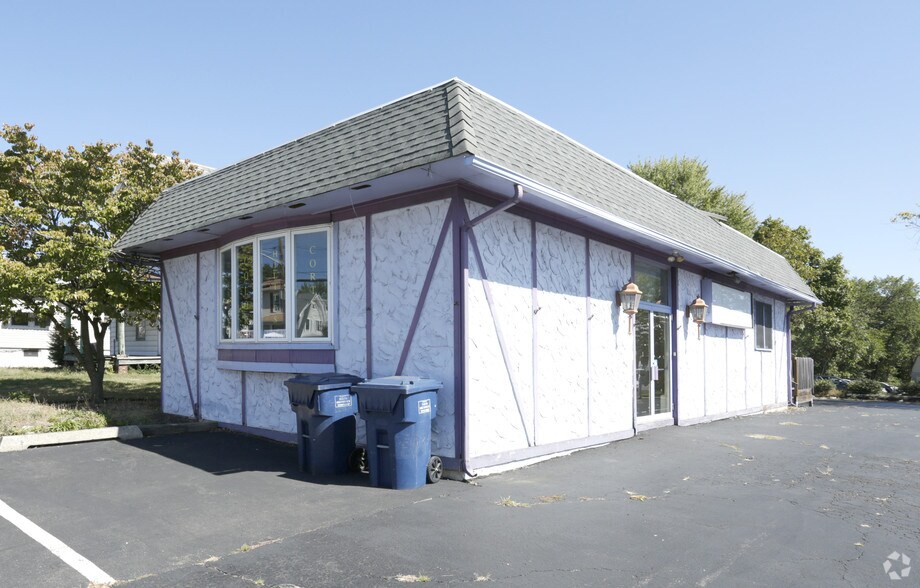 676 Rd, North Brunswick, NJ 08902