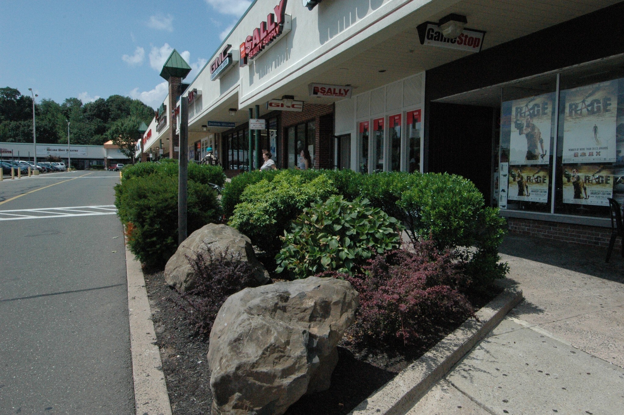 2100 Dixwell Ave, Hamden, CT 06514 Hamden Plaza