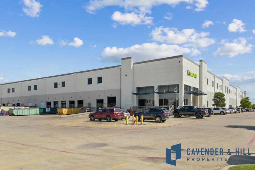 17745 Lookout Rd, Schertz, TX for lease - Building Photo - Image 1 of 18