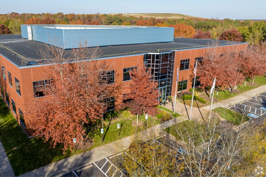 5101 Cox Rd, Glen Allen, VA for lease - Building Photo - Image 2 of 24