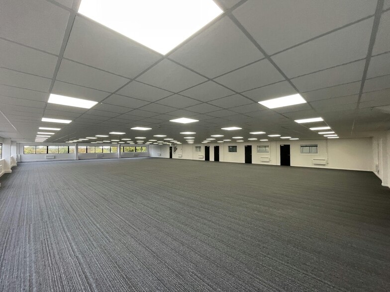 1 Warpsgrove Ln, Chalgrove for lease - Building Photo - Image 2 of 14