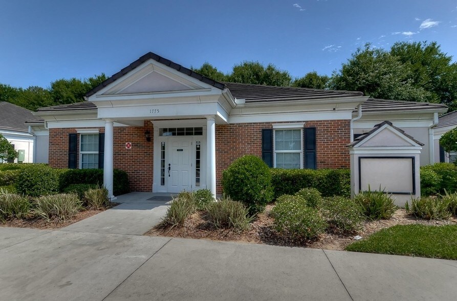 1775 S Kings Ave, Brandon, FL for sale - Primary Photo - Image 1 of 1