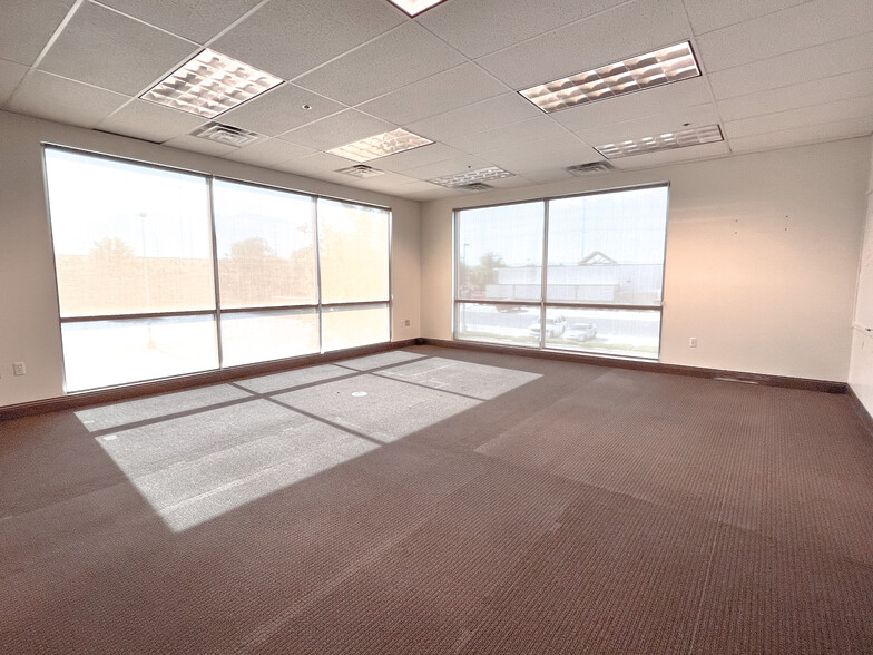 8911 S Sandy Pky, Sandy, UT for lease - Building Photo - Image 3 of 29