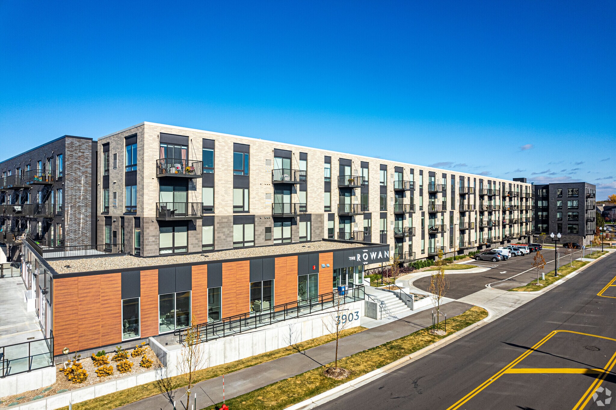 3903 Cedar Grove Pky, Eagan, MN for sale Primary Photo- Image 1 of 1