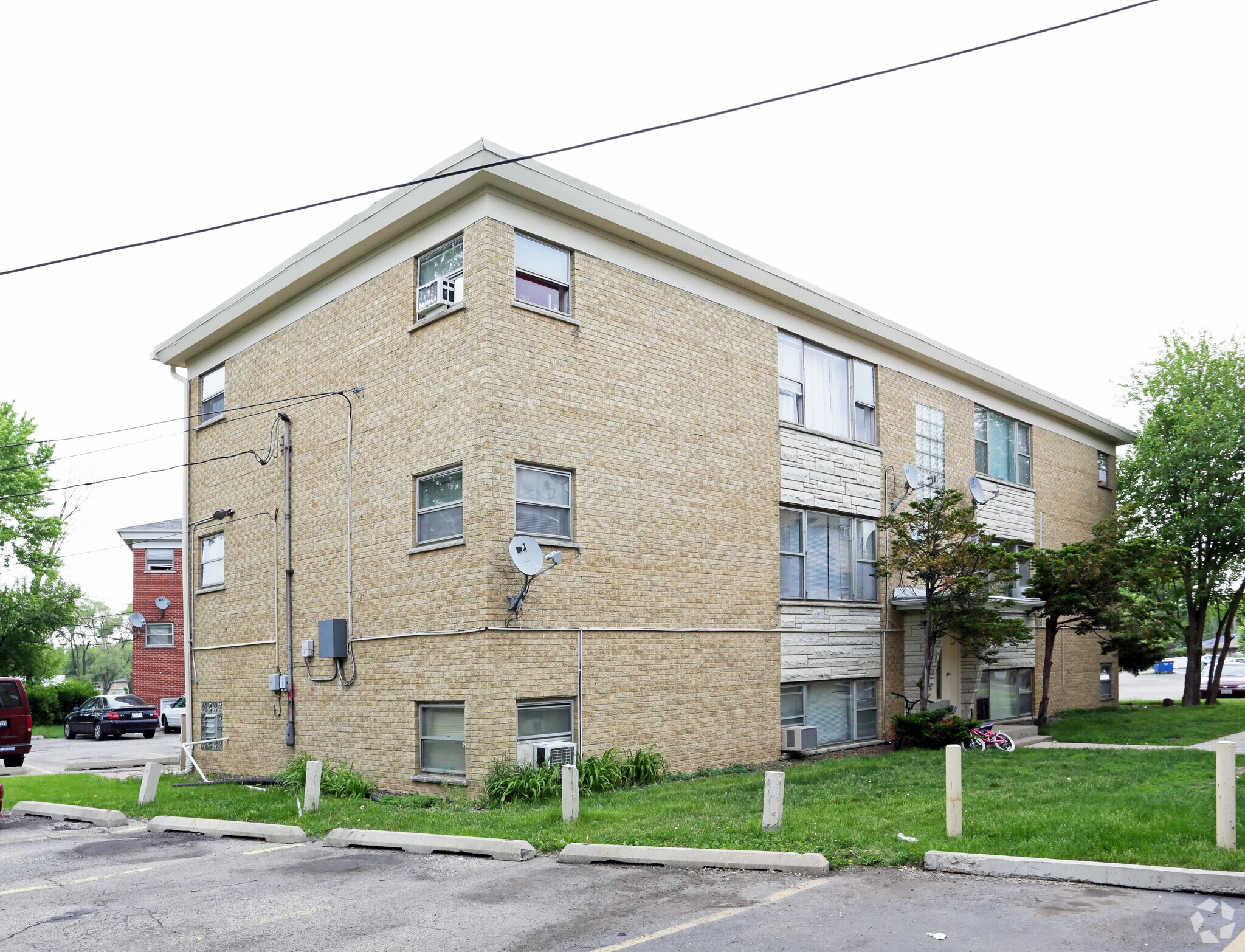 528 S Michigan Ct, Addison, IL for sale Primary Photo- Image 1 of 1