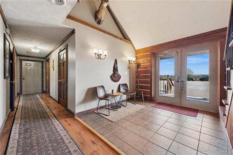 208 W Mud Pike, Rockwood, PA for sale - Interior Photo - Image 2 of 39