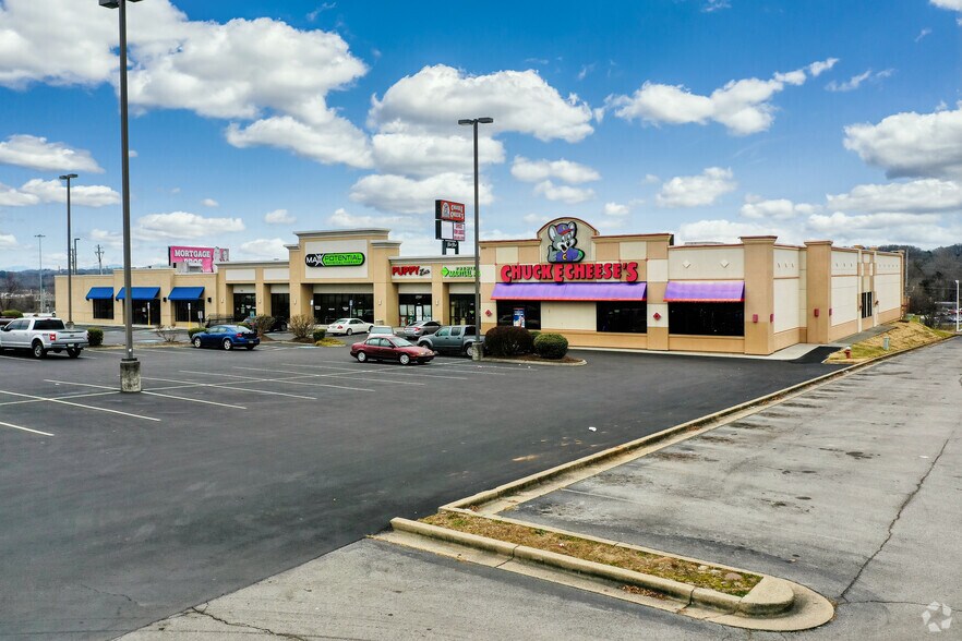 Office Depot Kingston Pike Knoxville Tennessee 8225-8301 Kingston Pike, Knoxville, TN 37919 | LoopNet