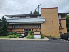 2382 Whitehorse Mercerville Rd, Hamilton, NJ for lease Interior Photo- Image 2 of 7