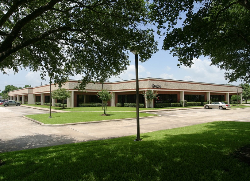 19408 Park Row, Houston, TX for lease - Building Photo - Image 2 of 15