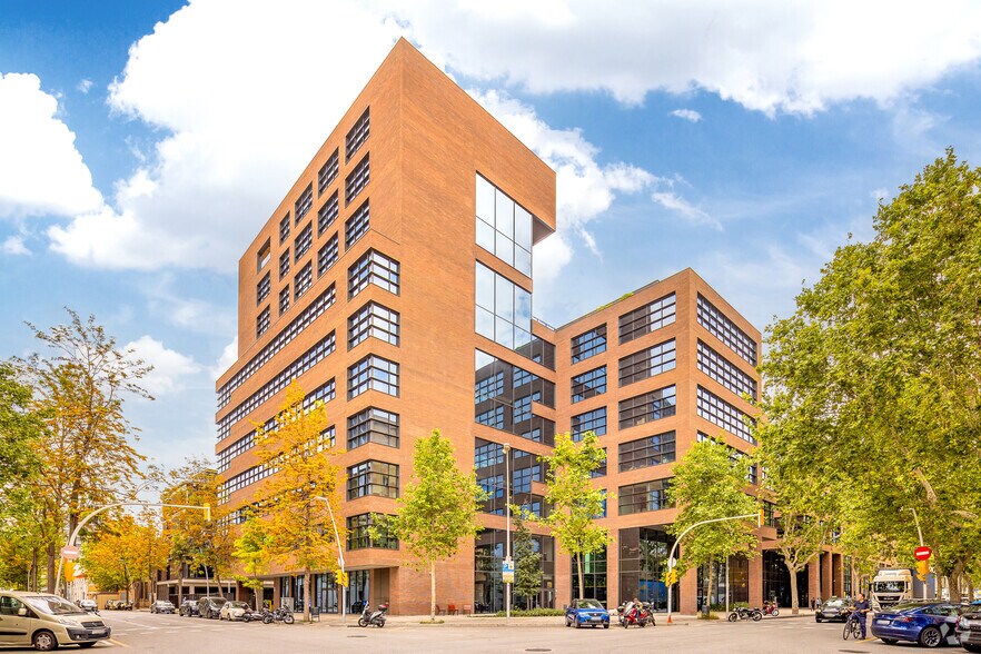 Carrer de Llull, 112, Barcelona, Barcelona for lease - Building Photo - Image 1 of 4