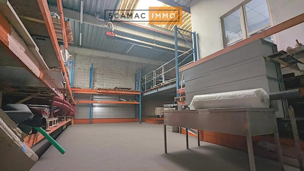 Industrial in Ris-Orangis for lease - Building Photo - Image 1 of 4