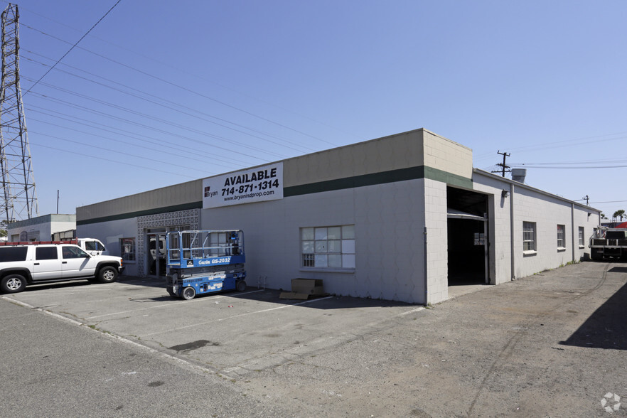 7582-7592 Park Ave, Garden Grove, CA for lease - Building Photo - Image 2 of 7