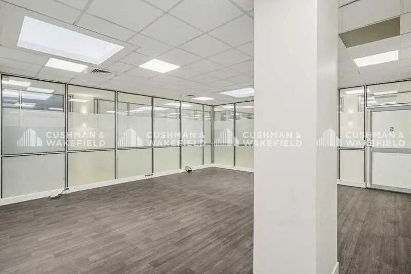 Office in Paris for lease - Interior Photo - Image 3 of 8