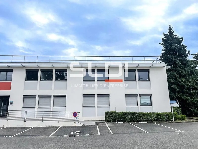 Office in Rillieux-la-Pape for lease Building Photo- Image 1 of 20