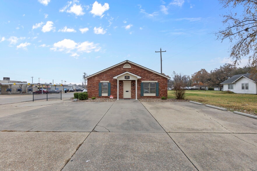 816 Linn St, Sikeston, MO for lease - Building Photo - Image 1 of 4