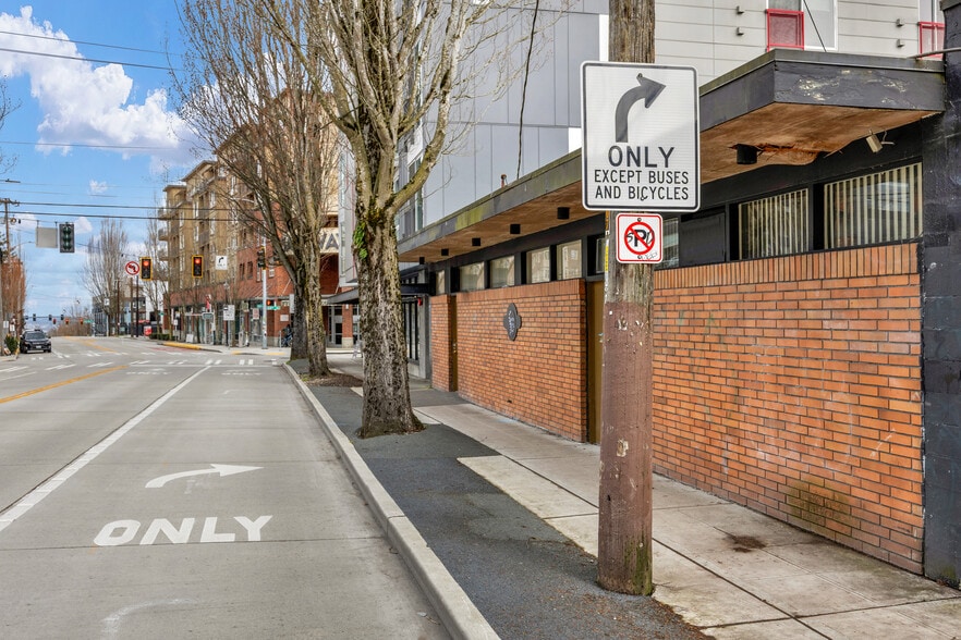2037 E Madison St, Seattle, WA for sale - Building Photo - Image 3 of 33