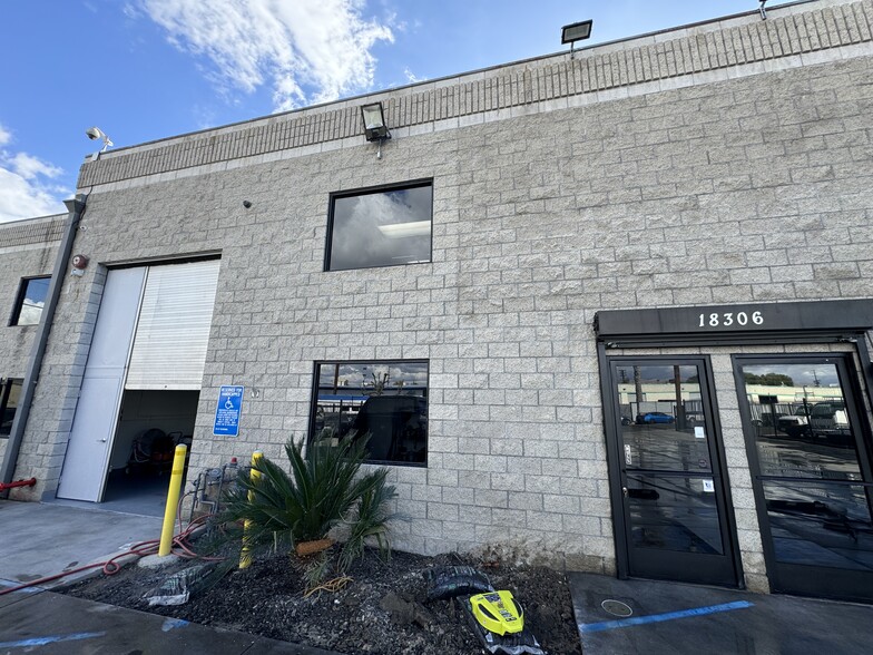 18306 Eddy St, Northridge, CA for lease - Building Photo - Image 3 of 6