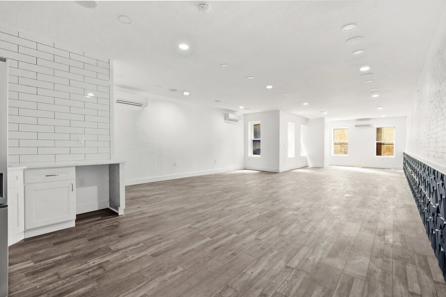 61 Fourth Ave, New York, NY for lease - Building Photo - Image 3 of 6