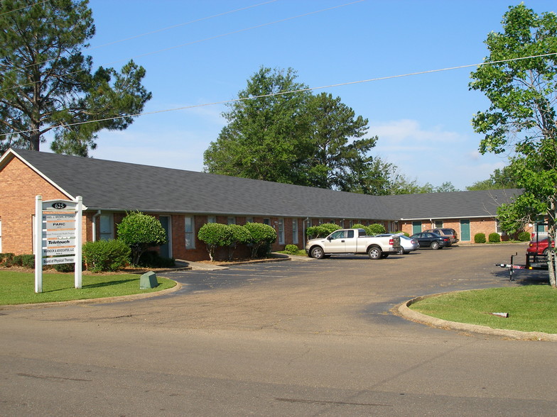 625 E Lakeland Dr, Flowood, MS for sale - Building Photo - Image 1 of 1