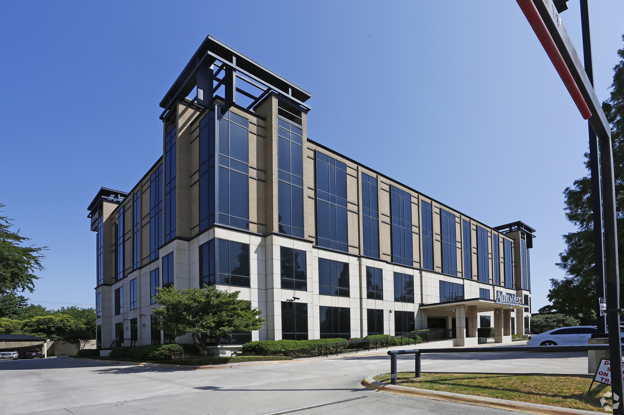 558 S Central Expy, Richardson, TX for sale Primary Photo- Image 1 of 1