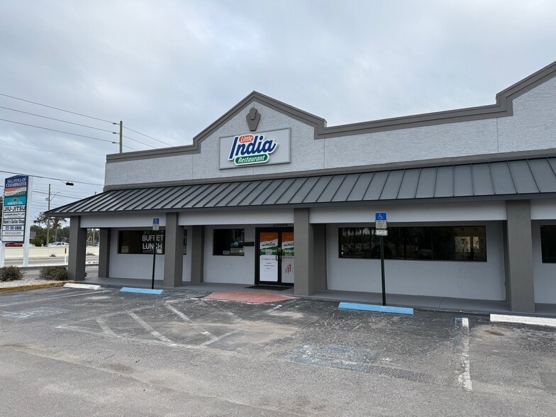 25000-25028 US Highway 19 N, Clearwater, FL for lease - Building Photo - Image 2 of 9