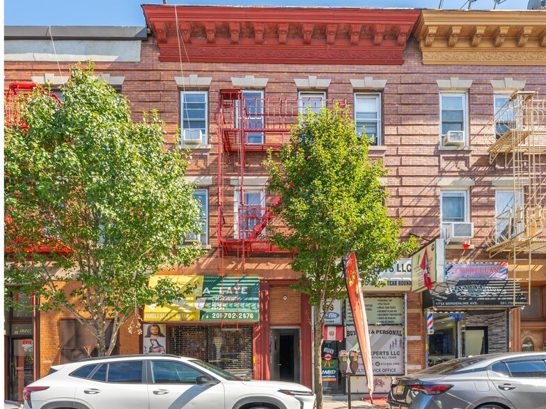 1716 Bergenline Ave, Union City, NJ for sale - Building Photo - Image 1 of 10