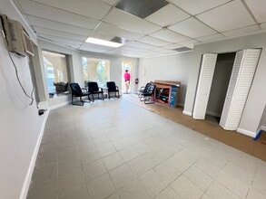 7217 Gulf Blvd, Saint Petersburg, FL for lease Interior Photo- Image 1 of 4