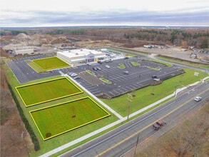 4331 Middle Country Rd, Calverton, NY for lease Interior Photo- Image 2 of 2