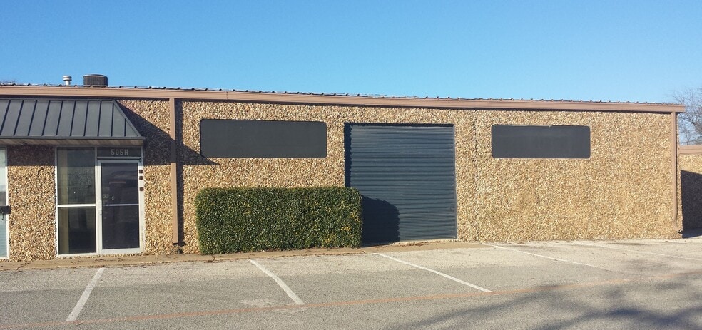 605 S Sherman St, Richardson, TX for lease - Building Photo - Image 2 of 10
