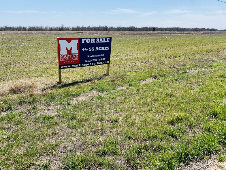 10500 Becker Ln, Del Valle, TX for sale - Primary Photo - Image 1 of 4