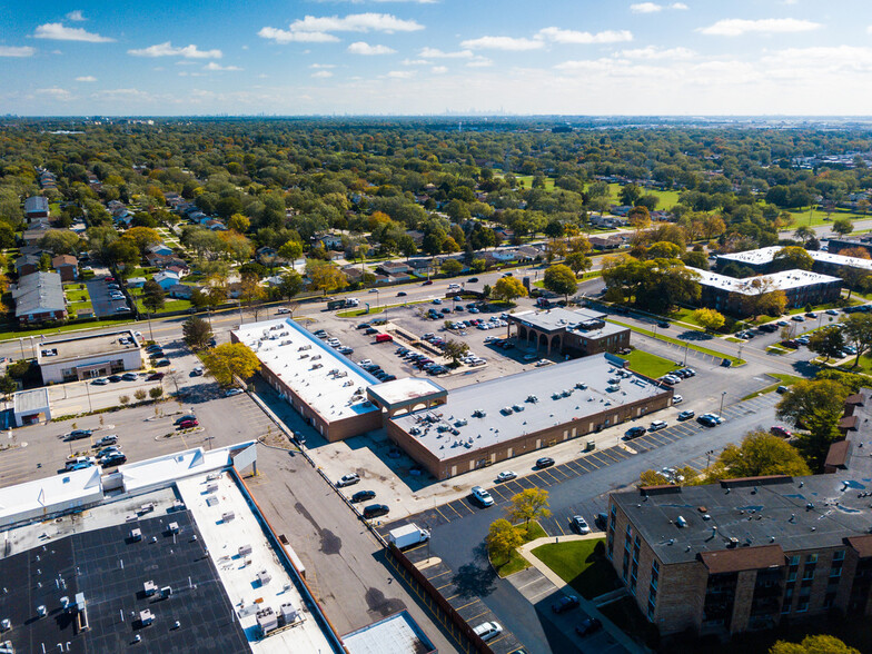 1100-1190 S Elmhurst Rd, Mount Prospect, IL for lease - Aerial - Image 2 of 5