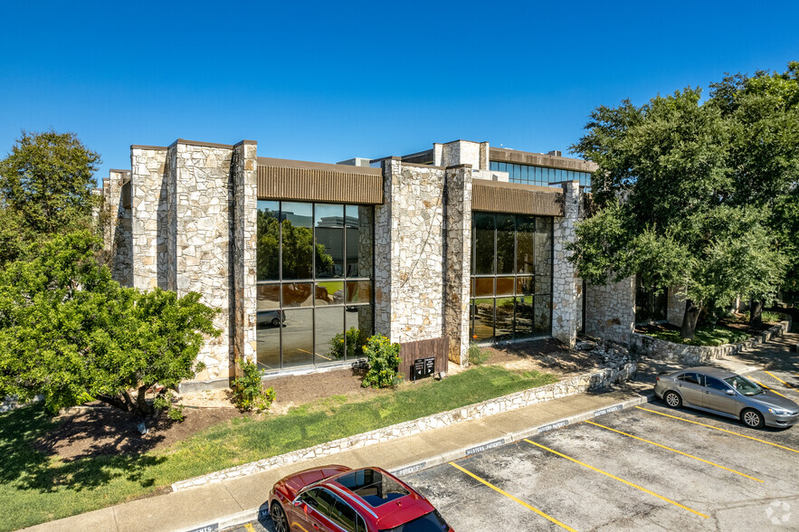 7400 Blanco Rd, San Antonio, TX for lease - Building Photo - Image 3 of 4