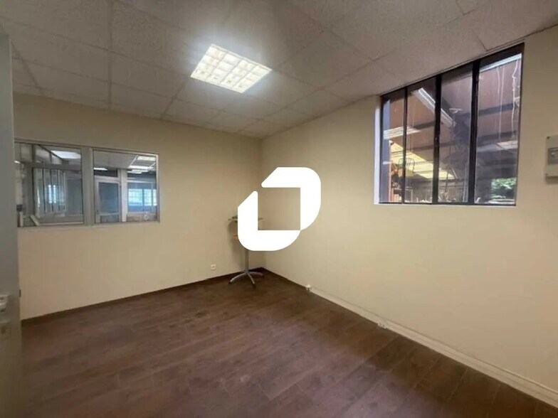 Office in Éragny for lease - Building Photo - Image 1 of 14