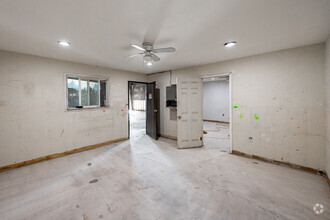 256 Stowell St, Upland, CA for lease Interior Photo- Image 2 of 4