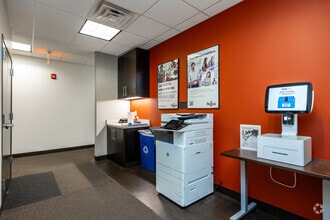 800 E 101st Ter, Kansas City, MO for lease Interior Photo- Image 2 of 2