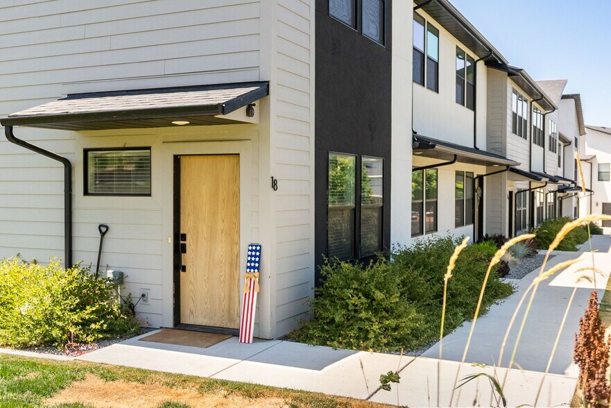 254 N Spring Creek Pky, Providence, UT for sale - Building Photo - Image 3 of 26