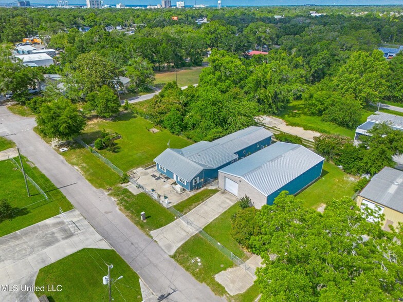2713 & 2717 15th Ave, Gulfport, MS for sale - Building Photo - Image 2 of 54