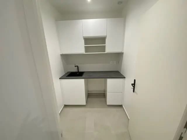 Office in Paris for lease - Building Photo - Image 3 of 5