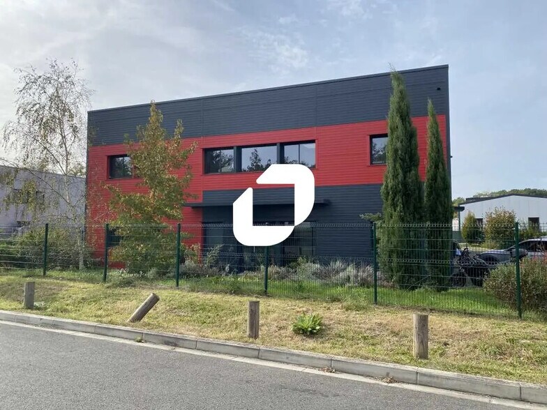 Flex in Dourdan for lease - Building Photo - Image 2 of 19