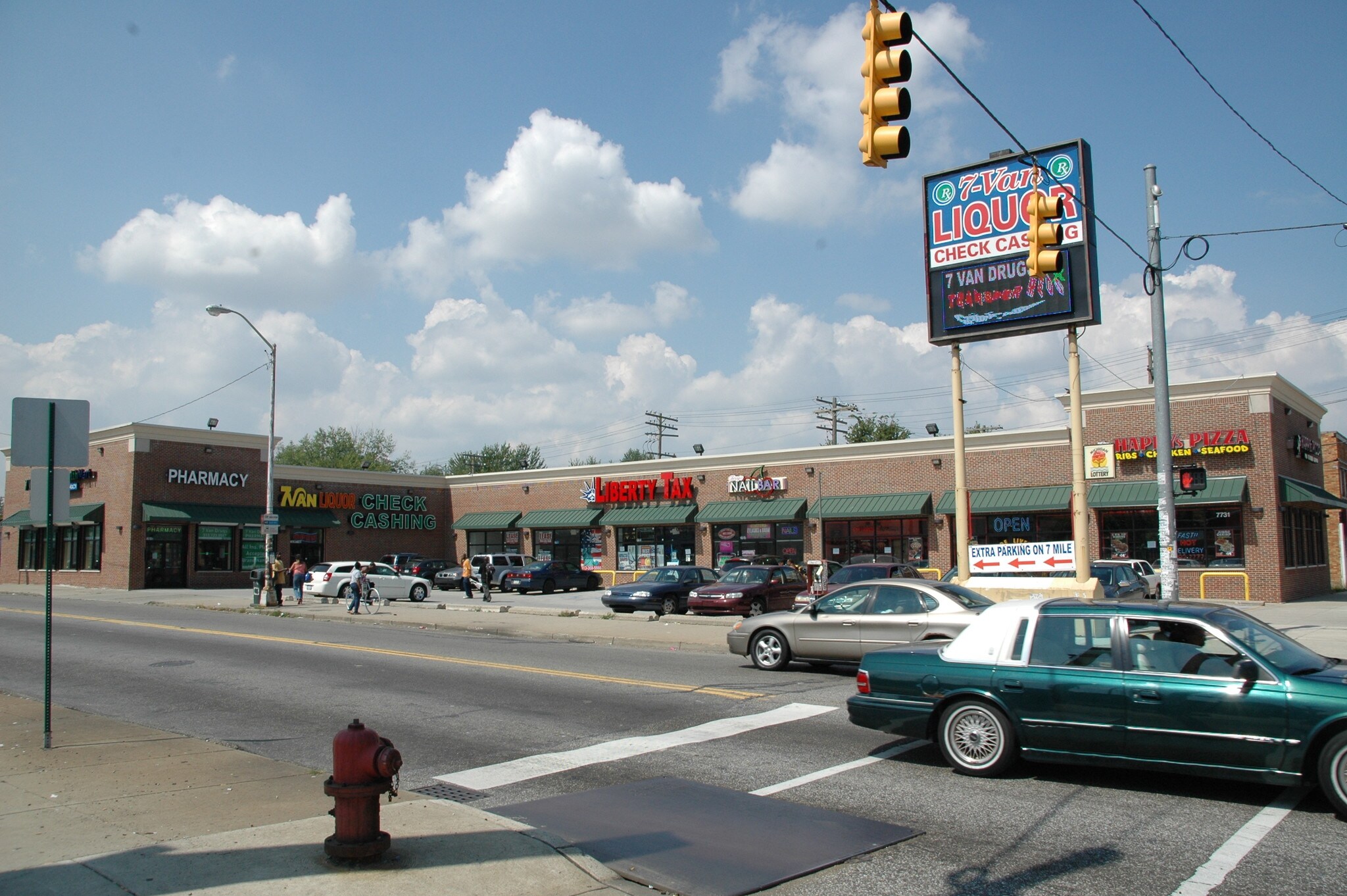7701-7735 E 7 Mile Rd, Detroit, MI for sale Building Photo- Image 1 of 1